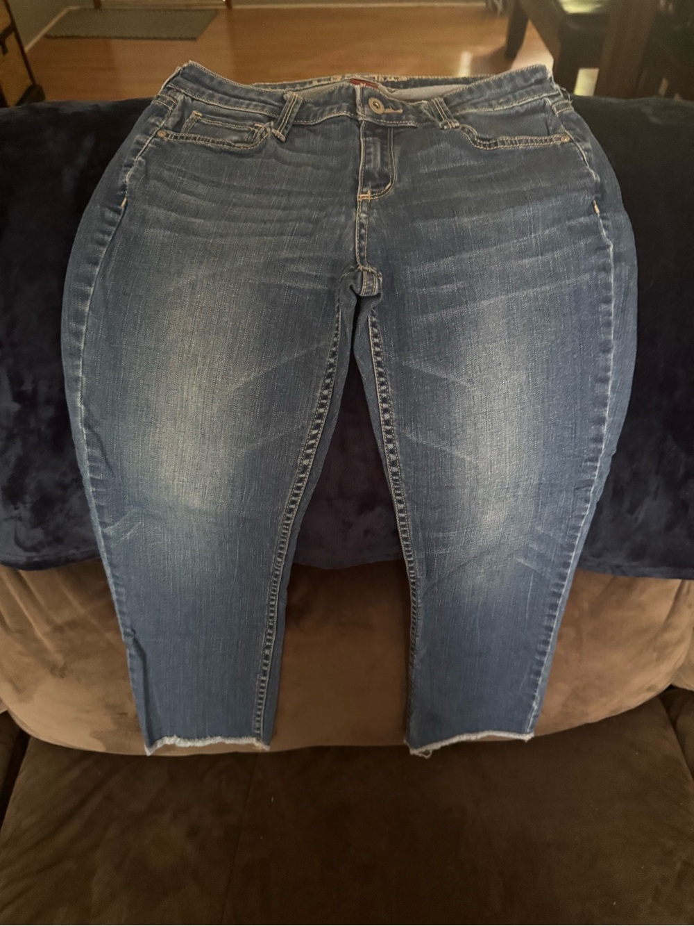 Arizona Jean Company Cropped Faded Blue Mid-Rise Jeans